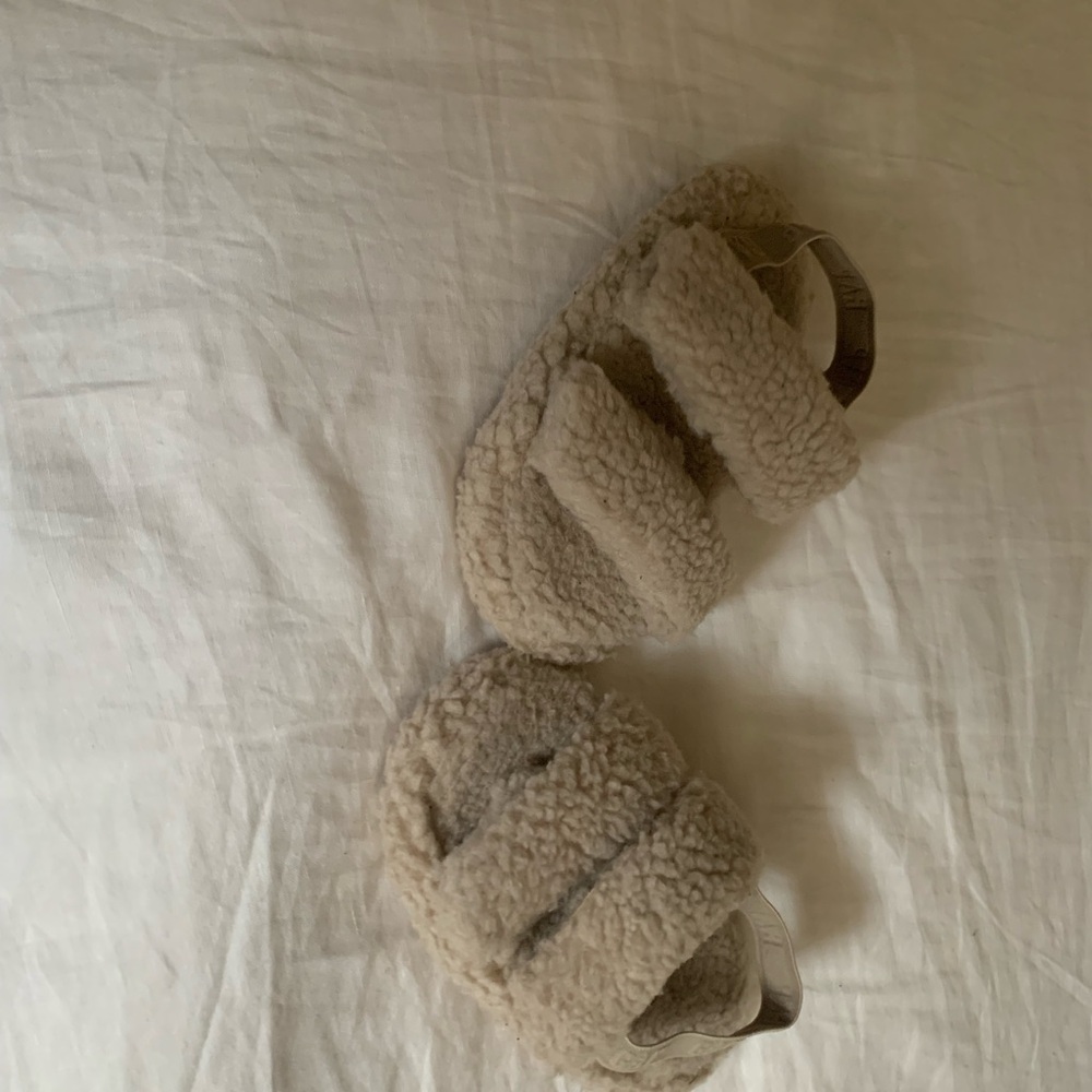 Cozy Fuzzy Sandals size 9-10